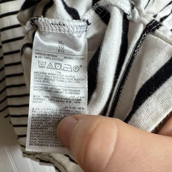 Old Navy Black White Stripe Drop Shoulder Short Sleeve Tee N8 Slightly Cropped - Picture 4 of 5
